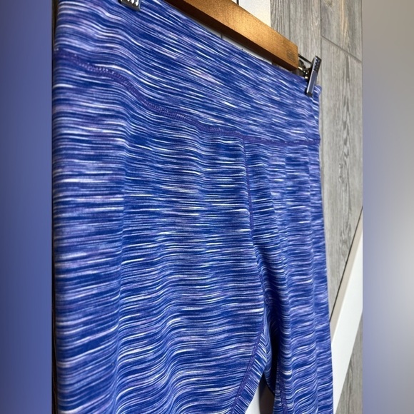 D11.47 Zella Leggings Medium 8” rise 17” inseam - Picture 2 of 5